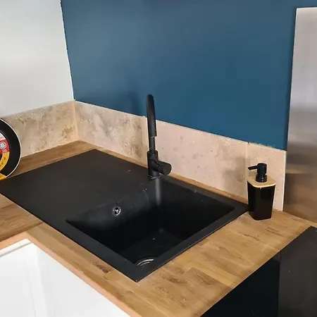 Vakantiehuis De 2 A 11 Personnes Au Domaine D'usson *