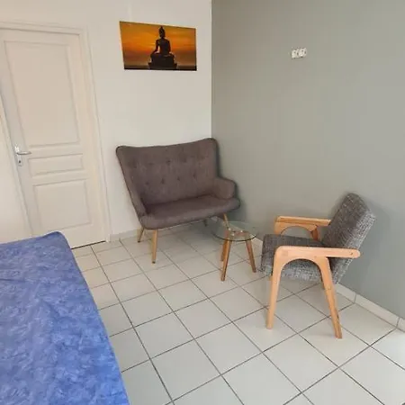 De 2 A 11 Personnes Au Domaine D'usson Vakantiehuis Echebrune