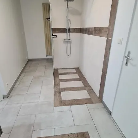 De 2 A 11 Personnes Au Domaine D'usson Vakantiehuis Echebrune