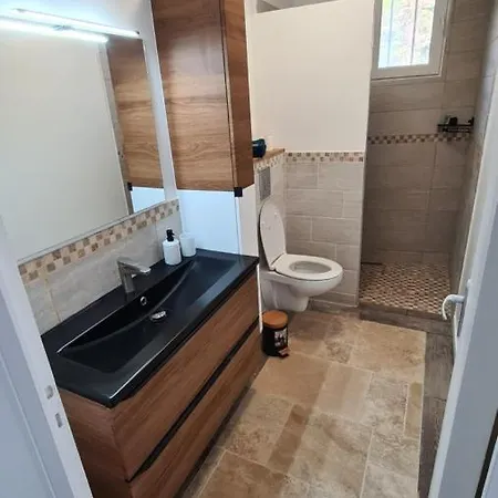 De 2 A 11 Personnes Au Domaine D'usson Echebrune