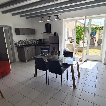 De 2 A 11 Personnes Au Domaine D'usson *