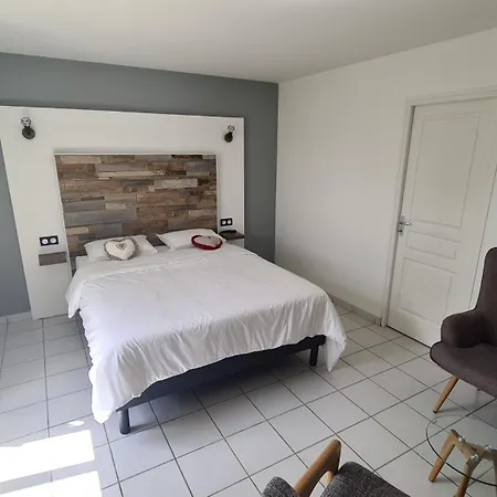 De 2 A 11 Personnes Au Domaine D'usson