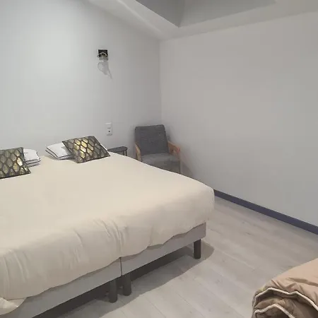 De 2 A 11 Personnes Au Domaine D'usson Semesterbostad