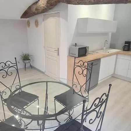 Vakantiehuis De 2 A 11 Personnes Au Domaine D'usson *