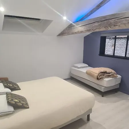 De 2 A 11 Personnes Au Domaine D'usson Echebrune