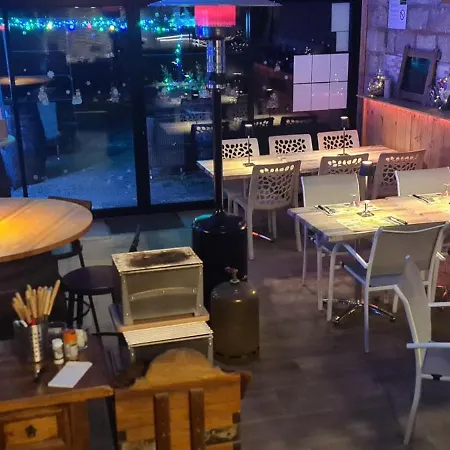 Vakantiehuis De 2 A 11 Personnes Au Domaine D'usson *