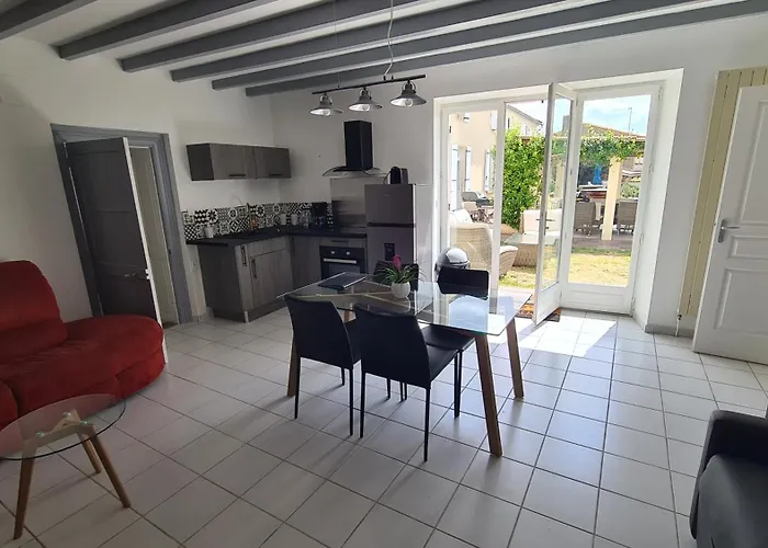 De 2 A 11 Personnes Au Domaine D'usson *