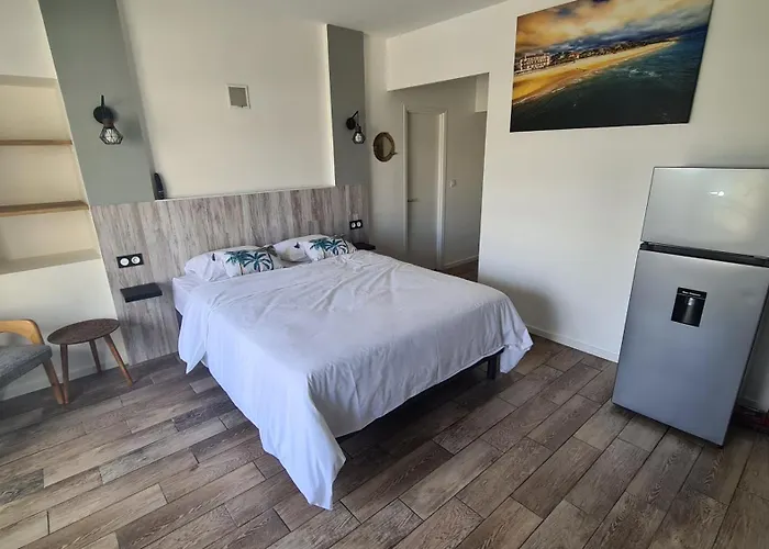 بيت للعطل De 2 A 11 Personnes Au Domaine D'usson Echebrune