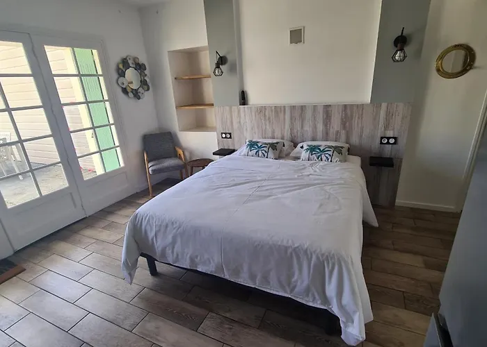 بيت للعطل De 2 A 11 Personnes Au Domaine D'usson