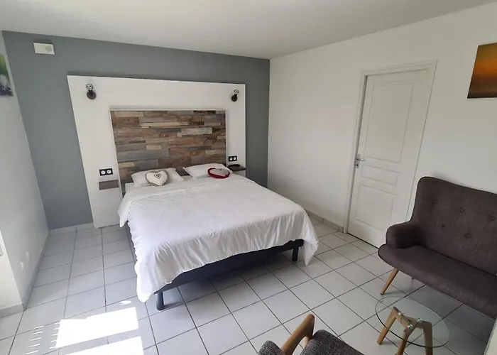 De 2 A 11 Personnes Au Domaine D'usson