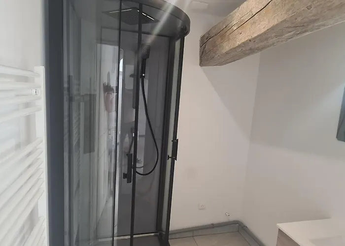 De 2 A 11 Personnes Au Domaine D'usson بيت للعطل