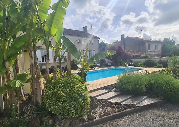 De 2 A 11 Personnes Au Domaine D'usson * Echebrune