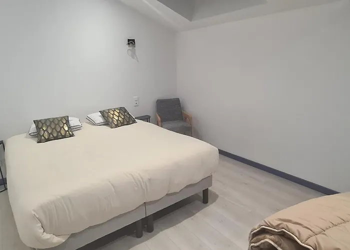 De 2 A 11 Personnes Au Domaine D'usson بيت للعطل