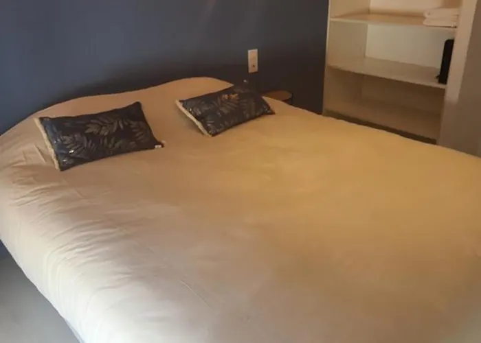 De 2 A 11 Personnes Au Domaine D'usson بيت للعطل *