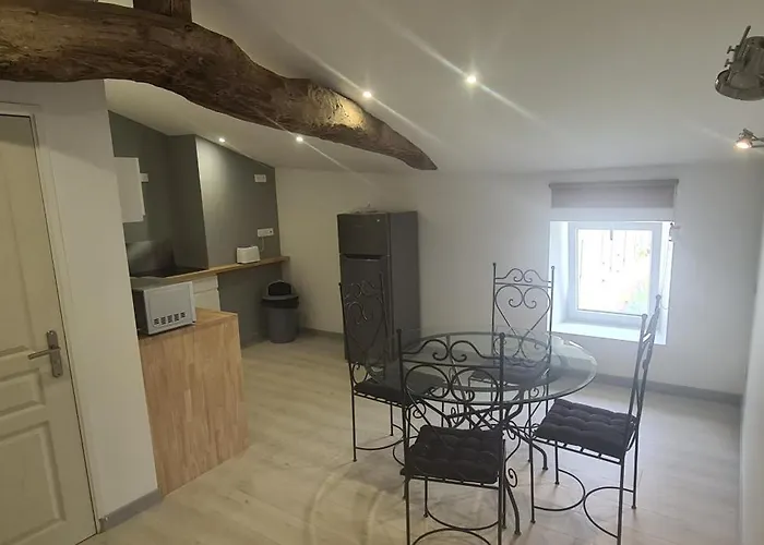 De 2 A 11 Personnes Au Domaine D'usson بيت للعطل *